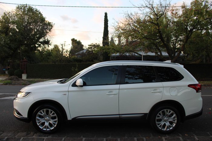2019 Mitsubishi Outlander ES ZL MY20 White
