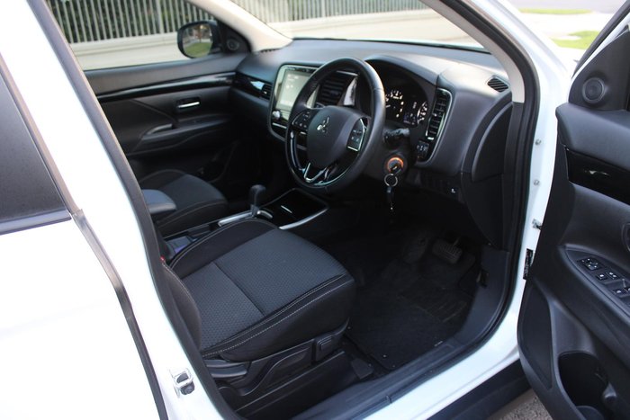 2019 Mitsubishi Outlander ES ZL MY20 White