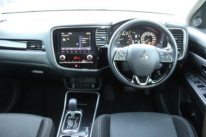 2019 Mitsubishi Outlander ES ZL MY20 White