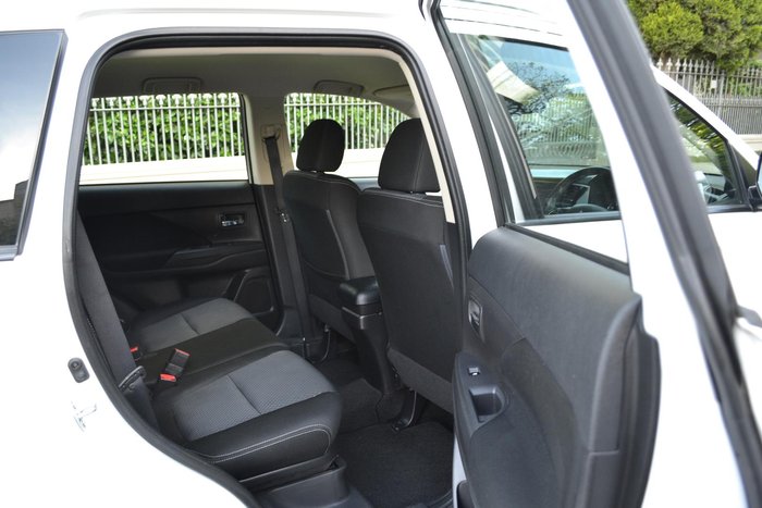 2019 Mitsubishi Outlander ES ZL MY20 White
