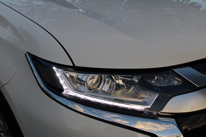 2019 Mitsubishi Outlander ES ZL MY20 White