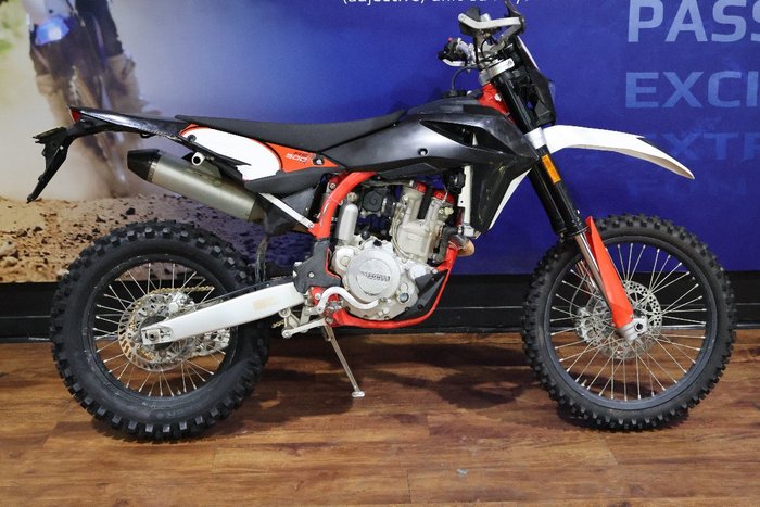 2019 SWM RS 500 R Black