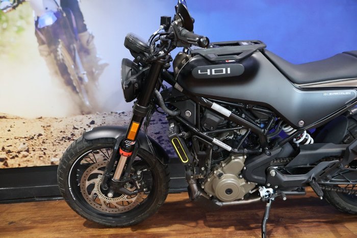 2022 Husqvarna SVARTPILEN 401 White