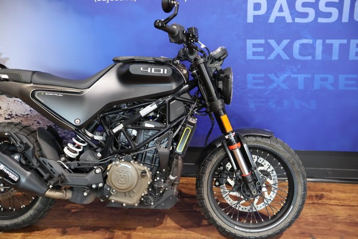 2022 Husqvarna SVARTPILEN 401 White