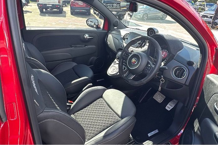 2023 Abarth 695 Competizione