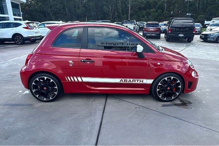 2023 Abarth 695 Competizione