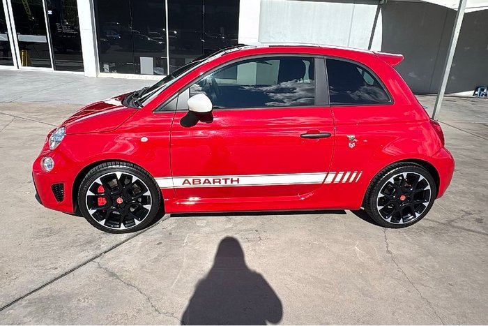 2023 Abarth 695 Competizione