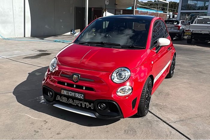 2023 Abarth 695 Competizione