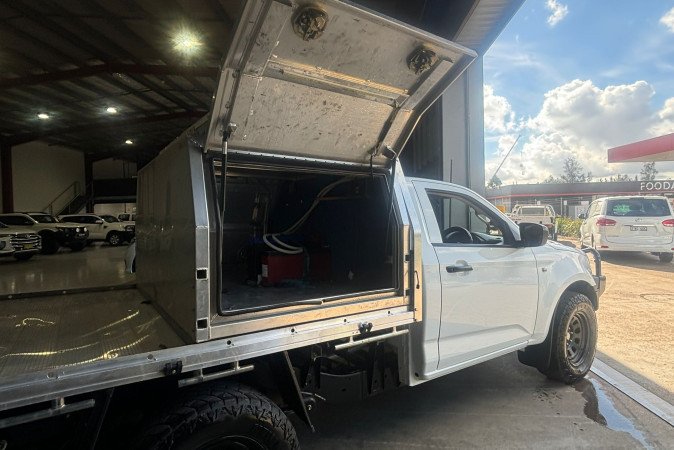 2023 ISUZU D-MAX SX (4x4)