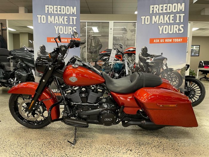 2025 Harley-Davidson Road King Special 114 (FLHRXS)