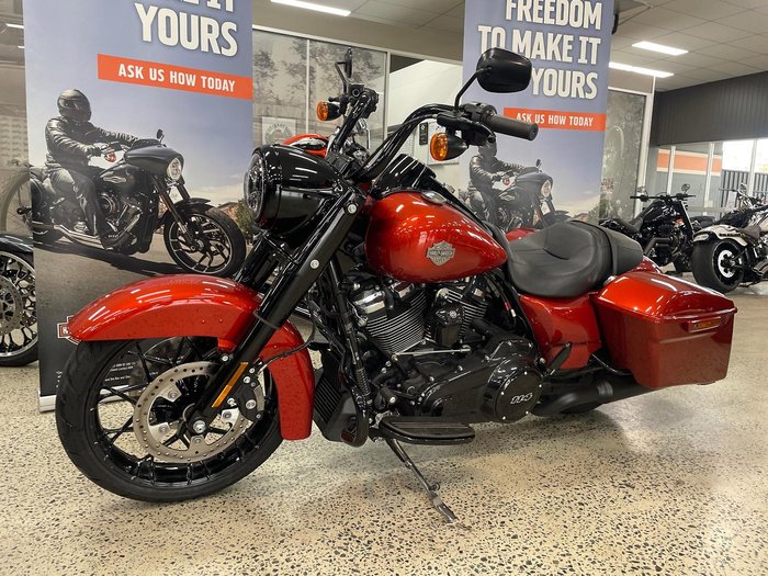 2025 Harley-Davidson Road King Special 114 (FLHRXS)