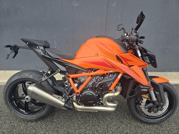 2026 KTM 1390 Super Duke R Super Duke Orange