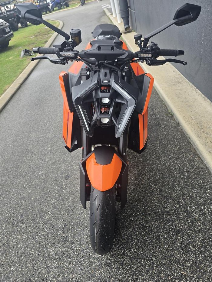 2026 KTM 1390 Super Duke R Super Duke Orange