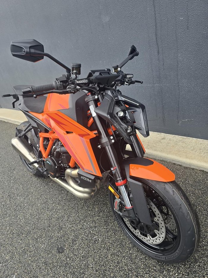 2026 KTM 1390 Super Duke R Super Duke Orange