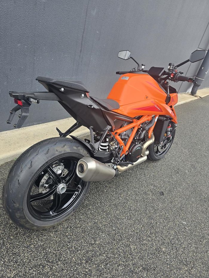 2026 KTM 1390 Super Duke R Super Duke Orange