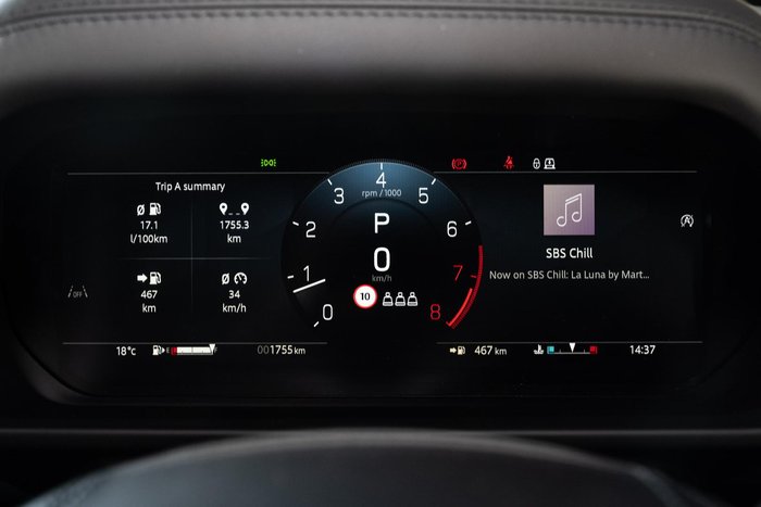2025 Land Rover Defender 110 P635 OCTA Black