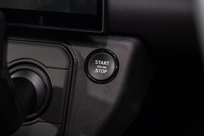 2025 Land Rover Defender 110 P635 OCTA Black