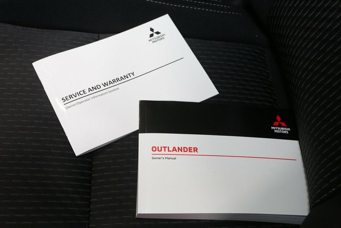 2025 Mitsubishi Outlander LS