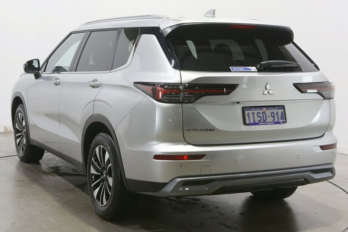 2025 Mitsubishi Outlander LS