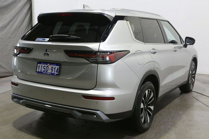 2025 Mitsubishi Outlander LS
