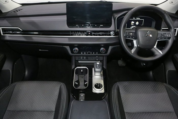 2025 Mitsubishi Outlander LS