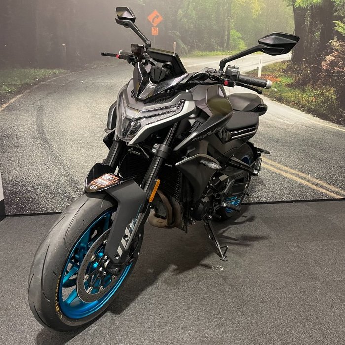 2025 CFMOTO NK SPORT BLACK
