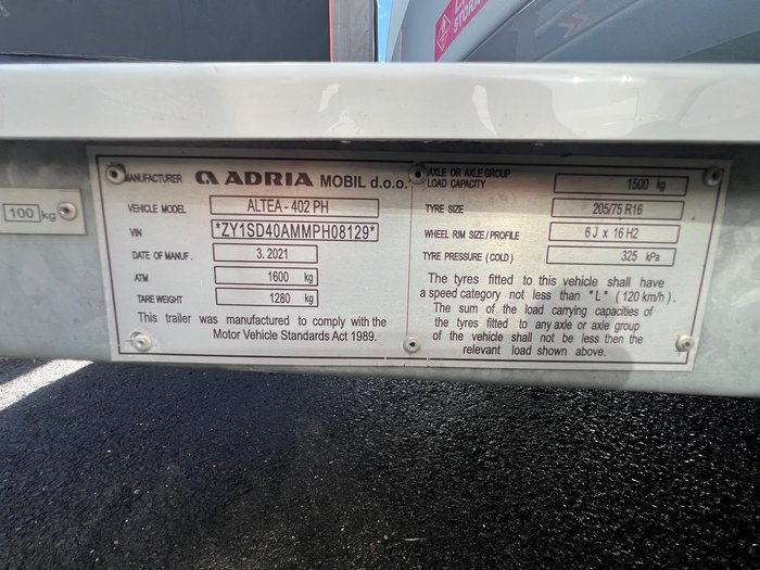 2021 Adria 402