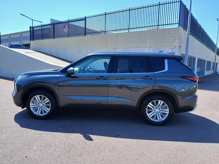 2024 Mitsubishi Outlander LS