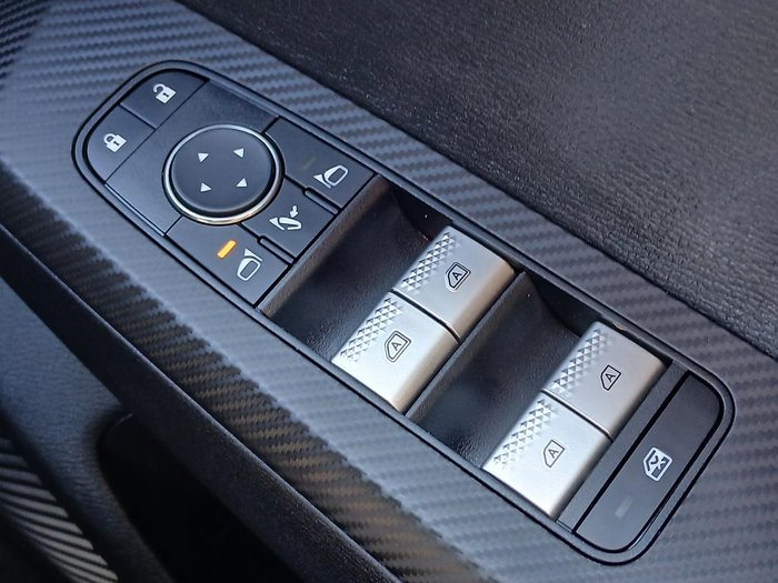 2024 Mitsubishi Outlander LS