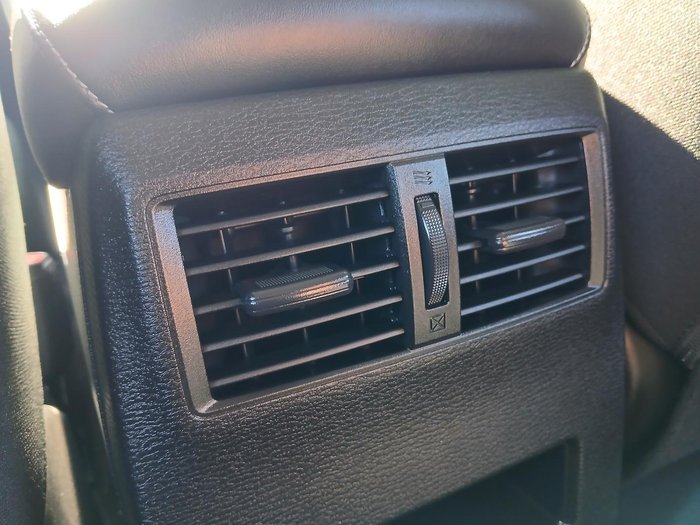 2024 Mitsubishi Outlander ES