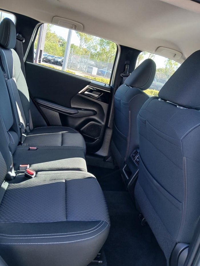 2024 Mitsubishi Outlander ES