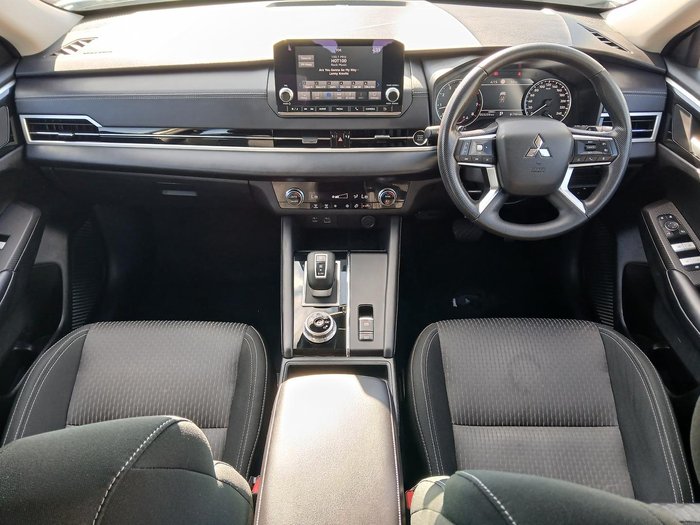 2024 Mitsubishi Outlander ES