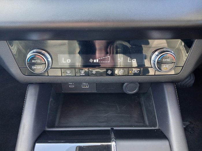 2024 Mitsubishi Outlander ES