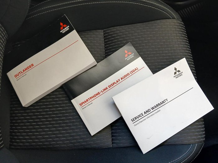 2024 Mitsubishi Outlander ES