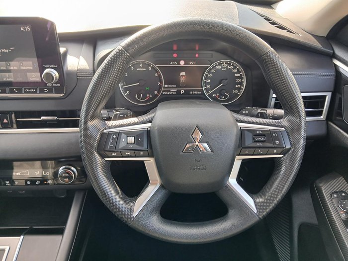 2024 Mitsubishi Outlander ES