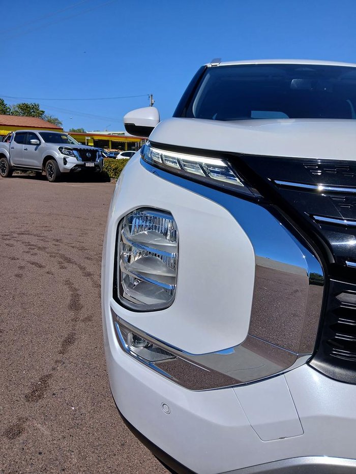 2024 Mitsubishi Outlander LS
