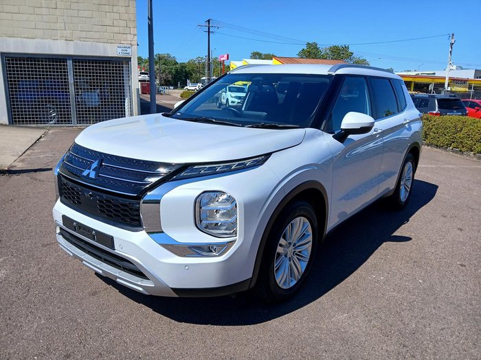 2024 Mitsubishi Outlander LS
