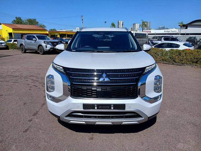 2024 Mitsubishi Outlander LS