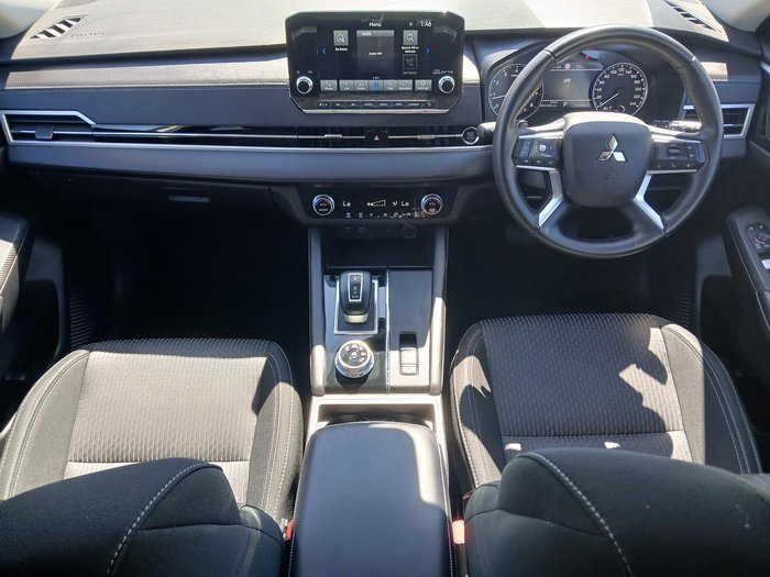 2024 Mitsubishi Outlander LS