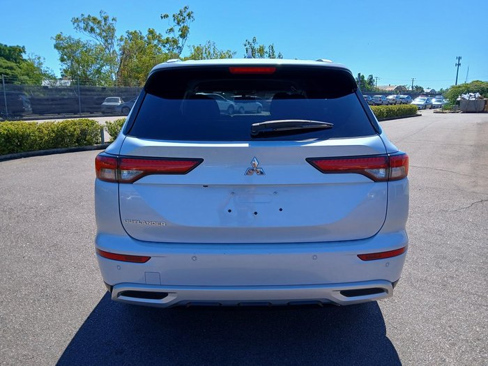 2024 Mitsubishi Outlander LS