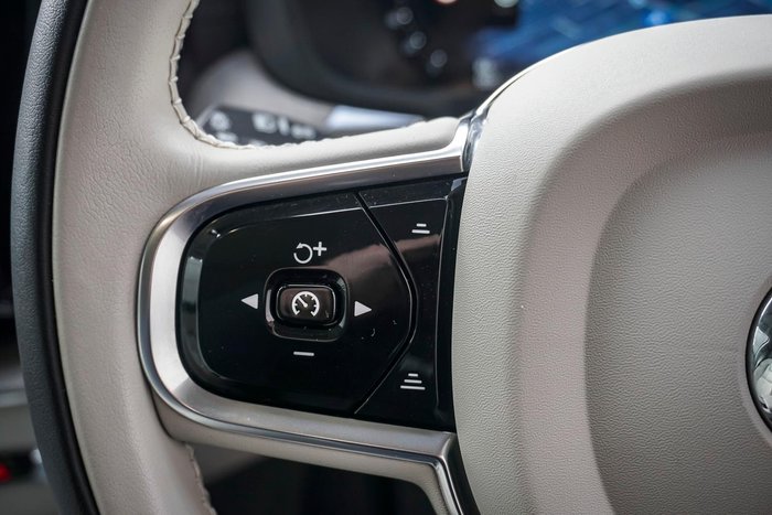 2021 Volvo XC60 B5 Inscription