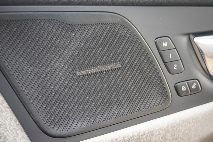 2021 Volvo XC60 B5 Inscription