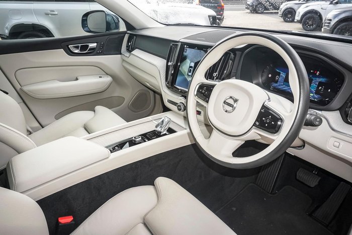 2021 Volvo XC60 B5 Inscription