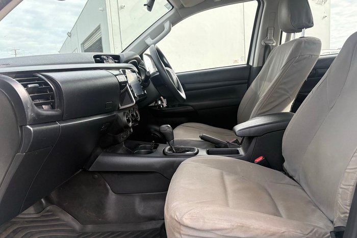 2020 Toyota Hilux SR
