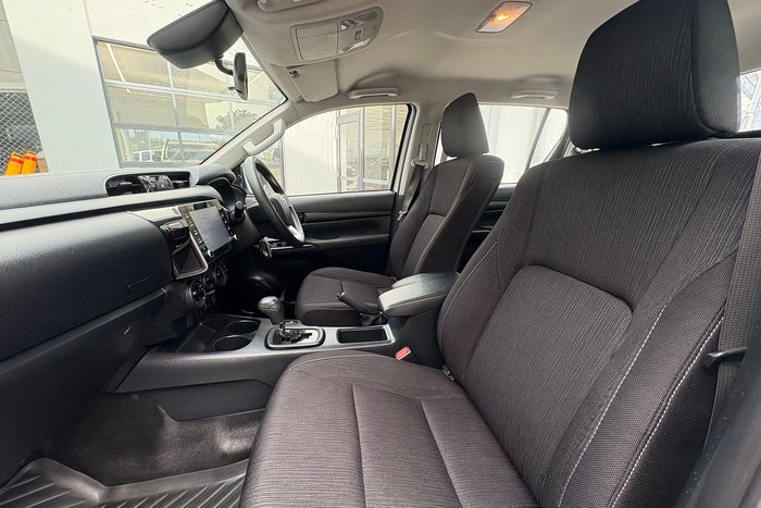 2020 Toyota Hilux SR