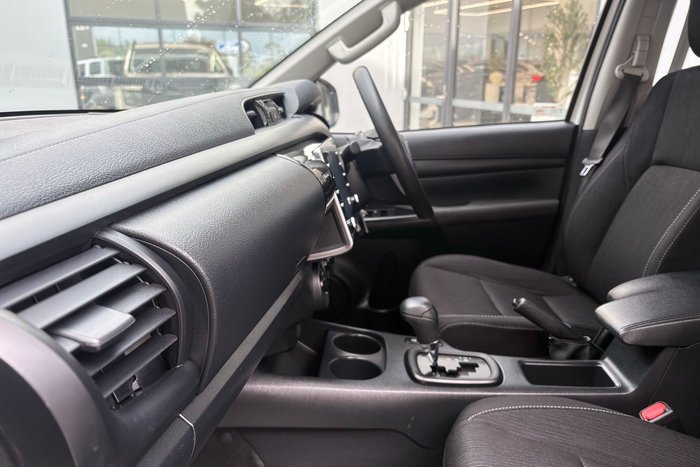 2020 Toyota Hilux SR
