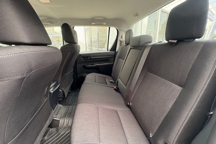 2020 Toyota Hilux SR