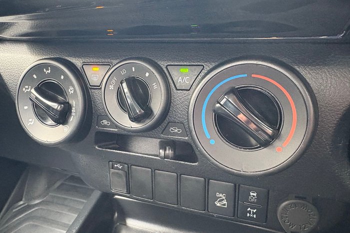 2020 Toyota Hilux SR