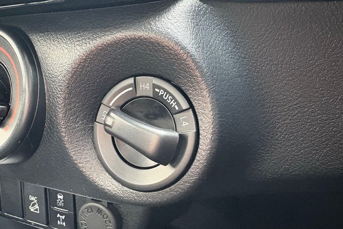 2020 Toyota Hilux SR