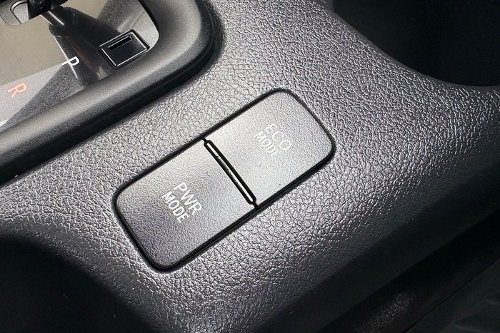 2020 Toyota Hilux SR